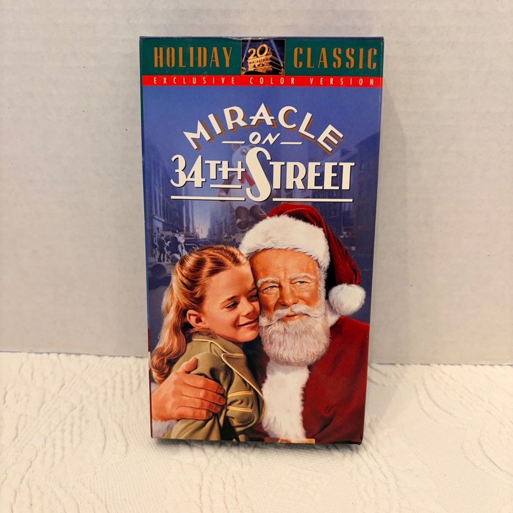 Miracle on 34th Street VHS 1947 Holiday Classic Exclusive Color Version